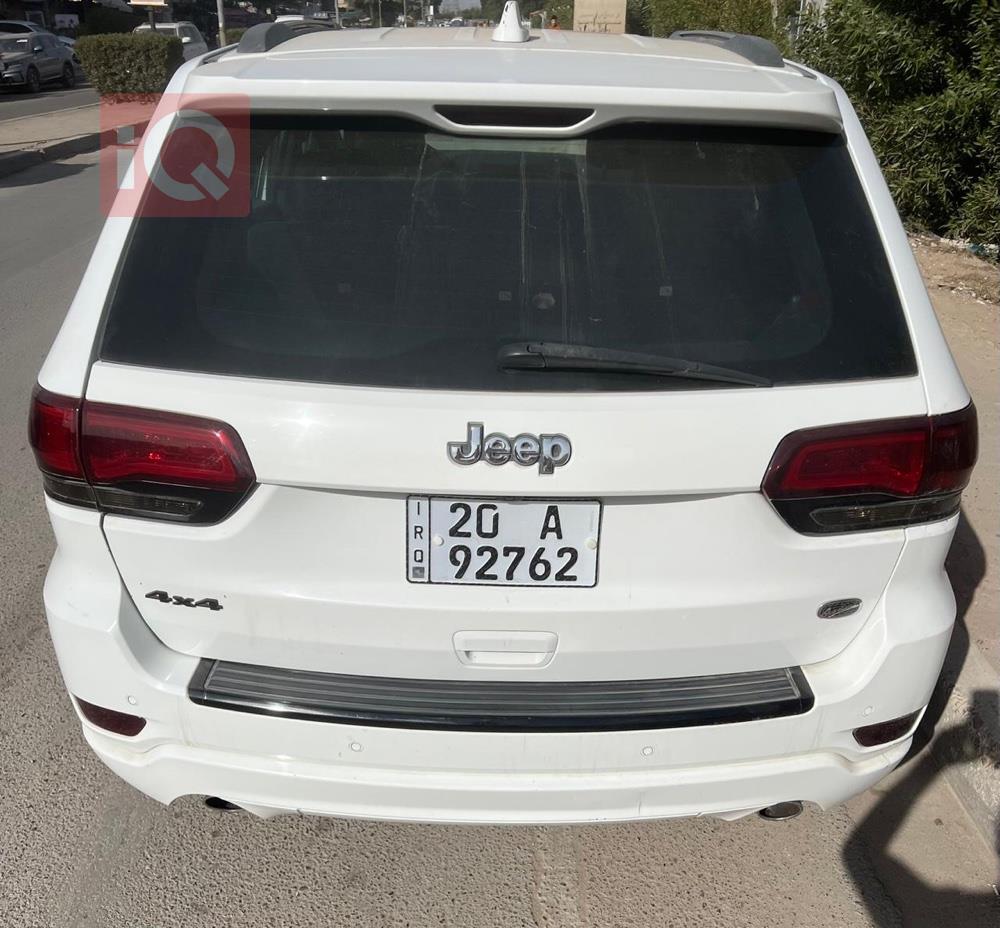 جیپ گراند شیرۆکی